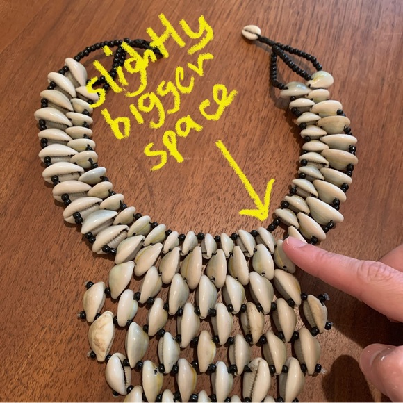 Artisanal one of a kind shell statement necklace - Picture 8 of 12